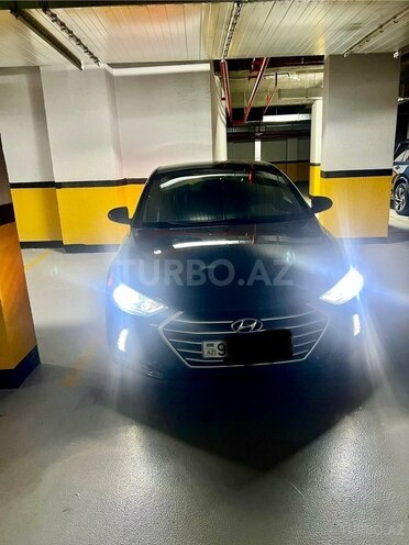 Hyundai Elantra-1