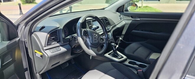 Hyundai Elantra-6