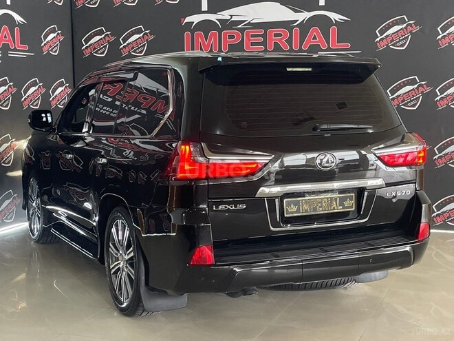 Lexus LX 450d-4