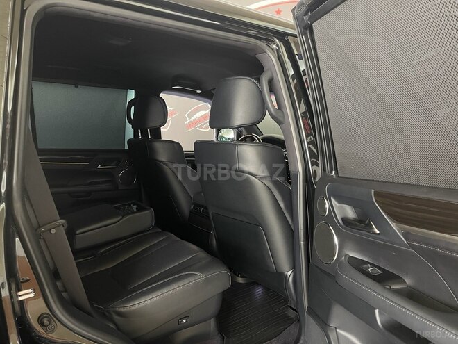 Lexus LX 450d-9