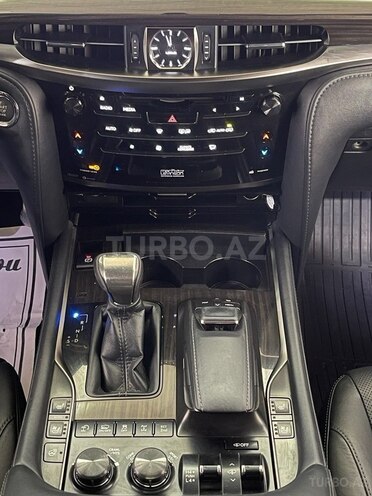 Lexus LX 450d-18