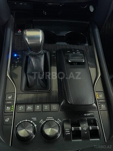 Lexus LX 450d-20