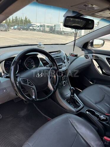 Hyundai Elantra-7
