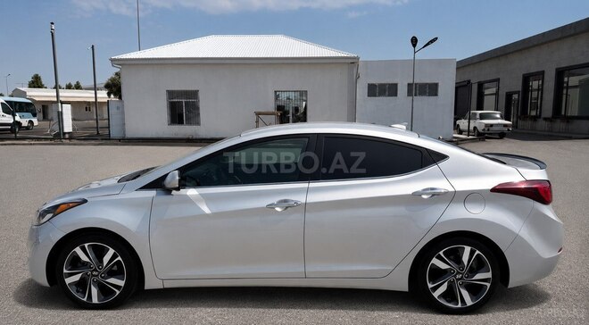 Hyundai Elantra-5