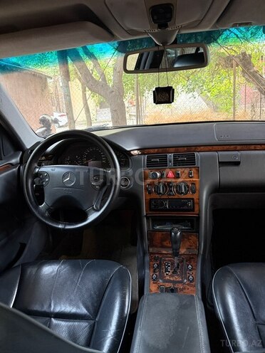Mercedes E 200-15