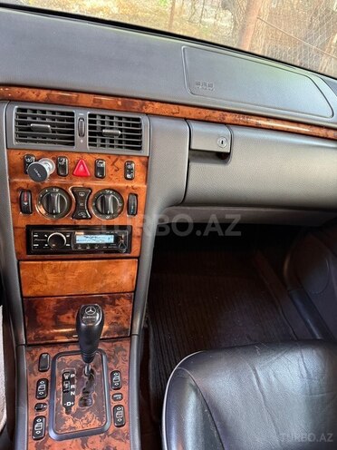 Mercedes E 200-18