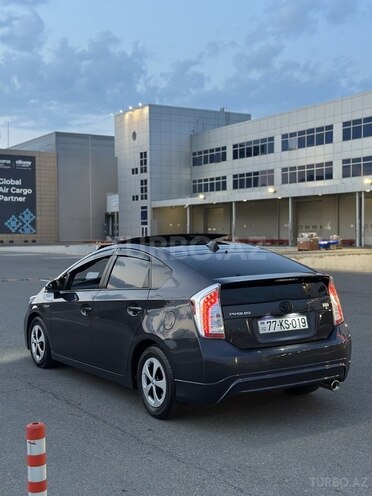 Toyota Prius-3