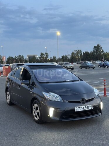 Toyota Prius-8