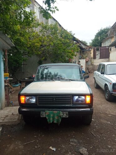 LADA (VAZ) 2107-1