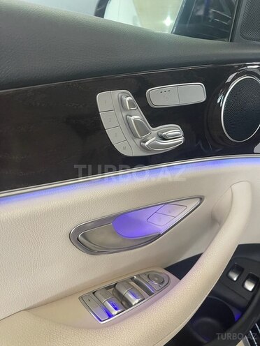 Mercedes E 300 e 4MATIC-7