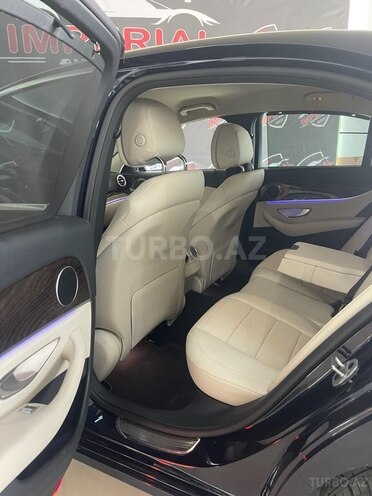 Mercedes E 300 e 4MATIC-10