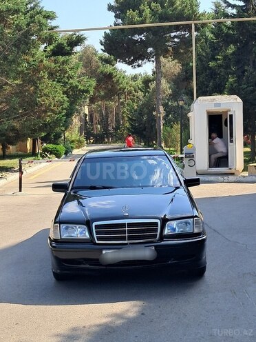 Mercedes C 200-1