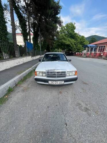 Mercedes 190-1