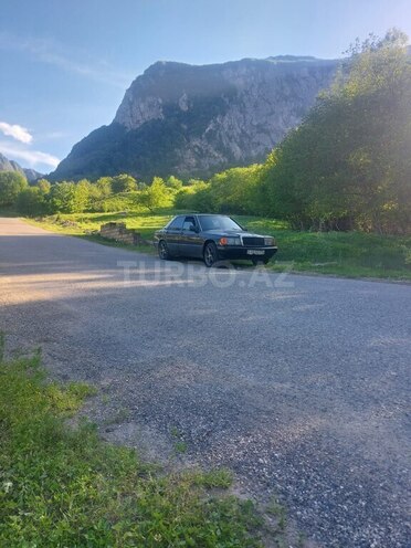 Mercedes 190-4