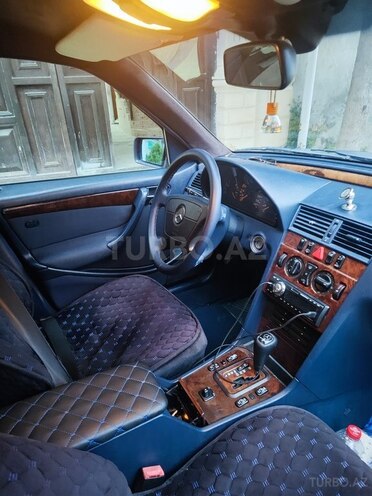 Mercedes C 200-7