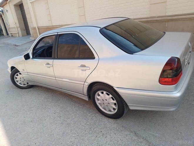 Mercedes C 180-7