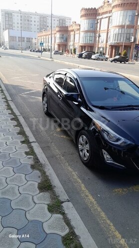 Hyundai Elantra-3