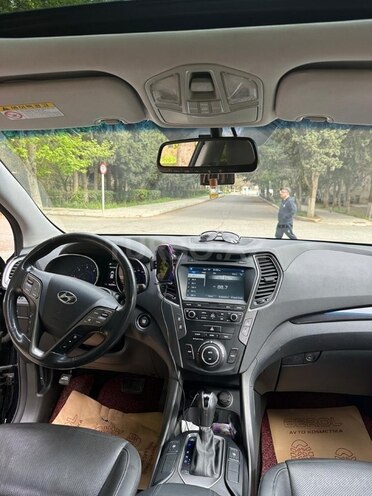 Hyundai Santa Fe-5