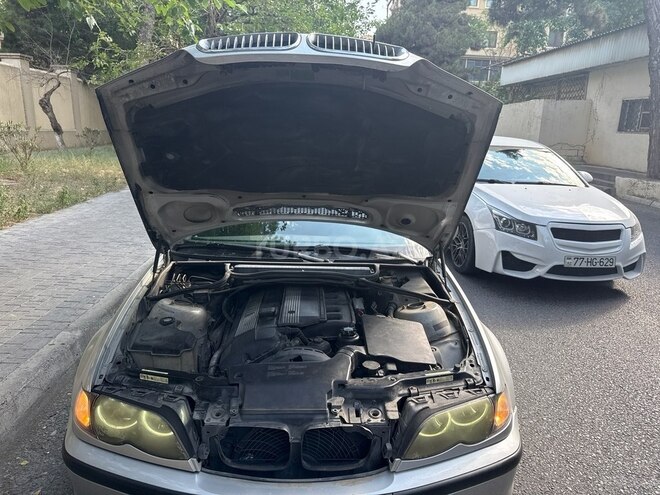 BMW 325-8