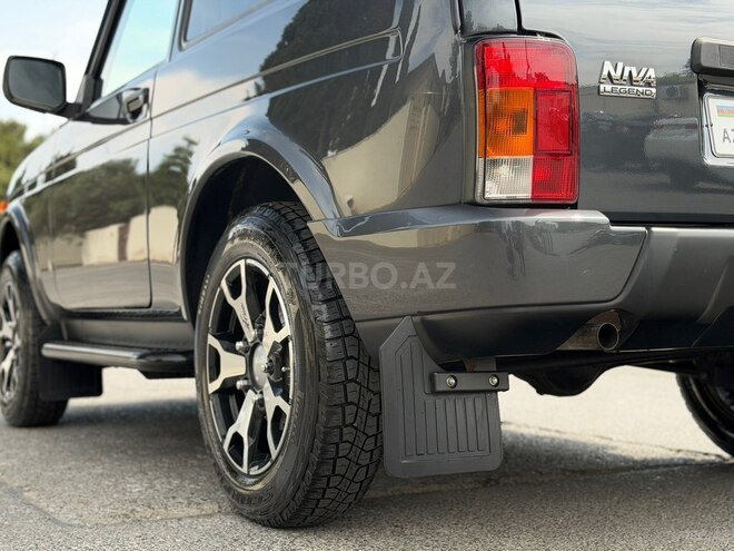 LADA (VAZ) Niva-9