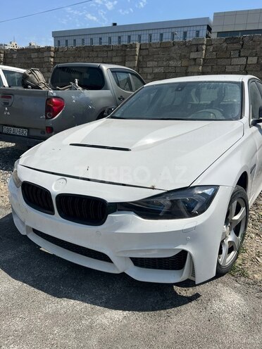 BMW 320-1
