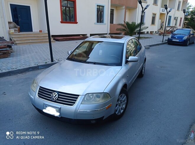 Volkswagen Passat-1