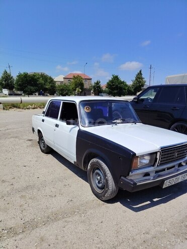 LADA (VAZ) 2107-2
