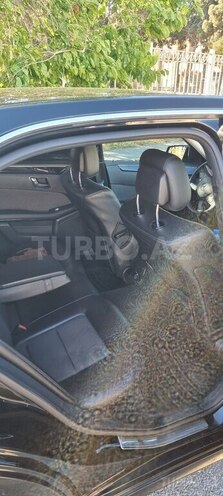 Mercedes E 220-10