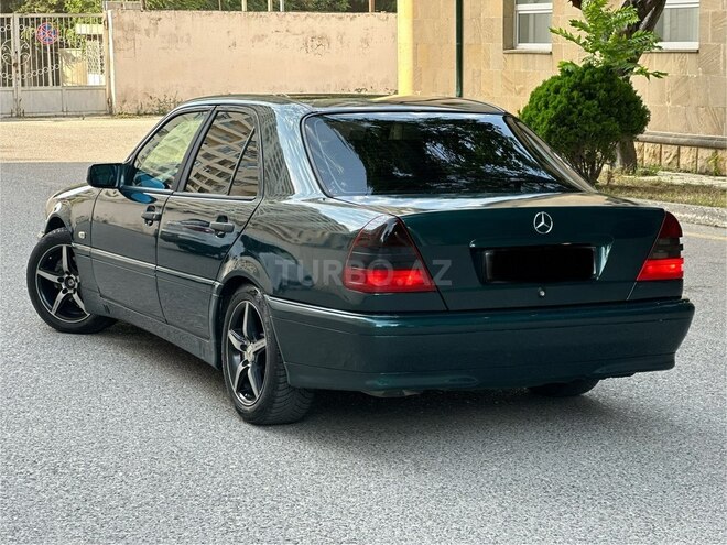 Mercedes C 200-11