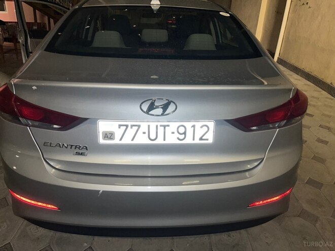 Hyundai Elantra-2