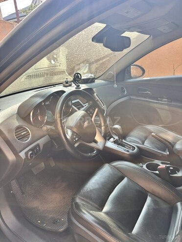 Chevrolet Cruze-9
