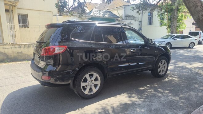 Hyundai Santa Fe-13