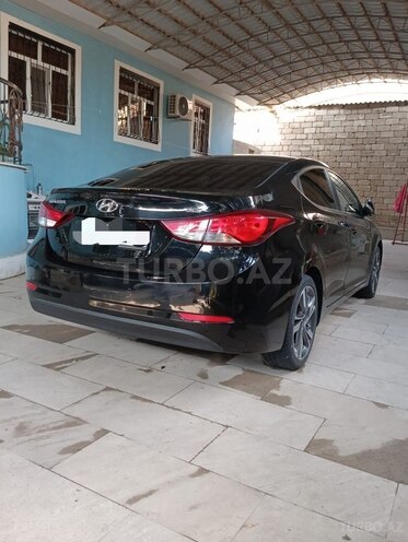 Hyundai Elantra-4