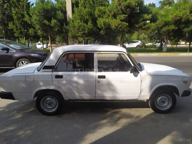 LADA (VAZ) 2107-2