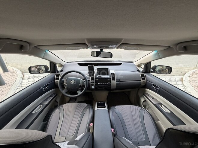 Toyota Prius-11