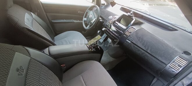 Toyota Prius-10