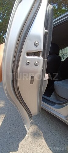 Toyota Prius-12