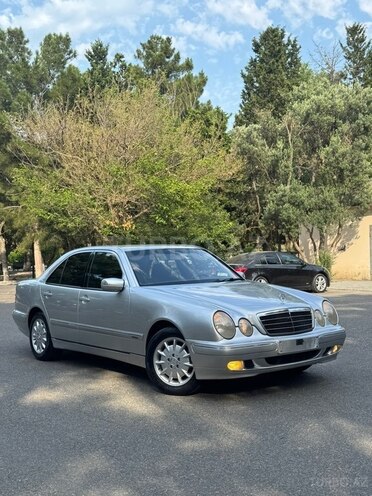Mercedes E 200-3