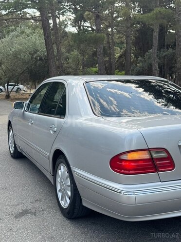 Mercedes E 200-9