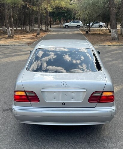 Mercedes E 200-6