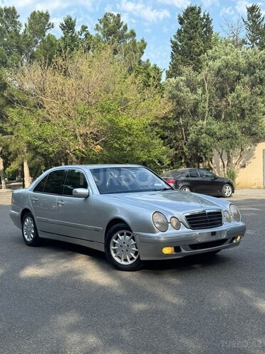 Mercedes E 200-4