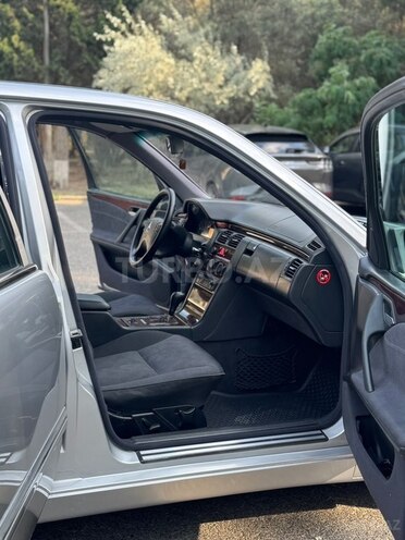 Mercedes E 200-15