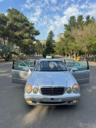 Mercedes E 200-12