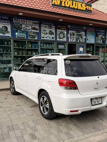 Mitsubishi Airtrek-6