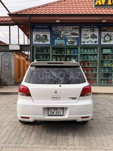 Mitsubishi Airtrek-4