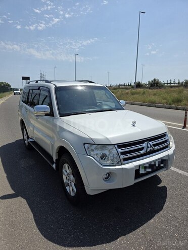 Mitsubishi Pajero-7