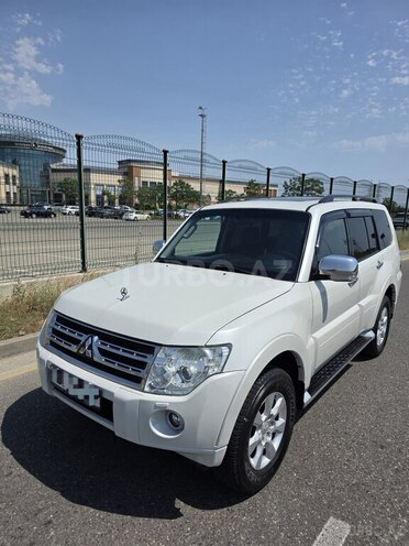 Mitsubishi Pajero-1