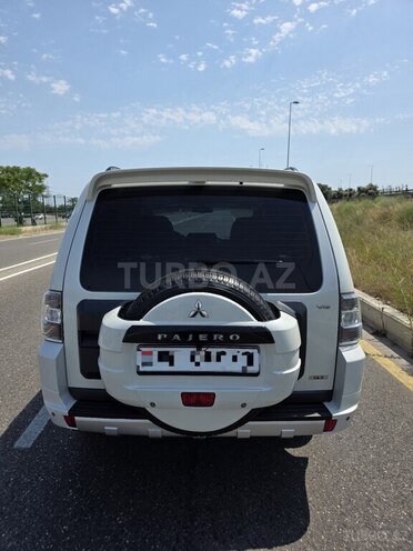 Mitsubishi Pajero-2