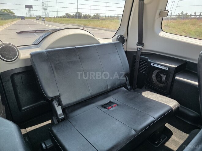 Mitsubishi Pajero-10