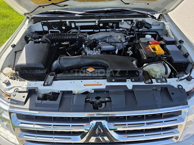 Mitsubishi Pajero-19